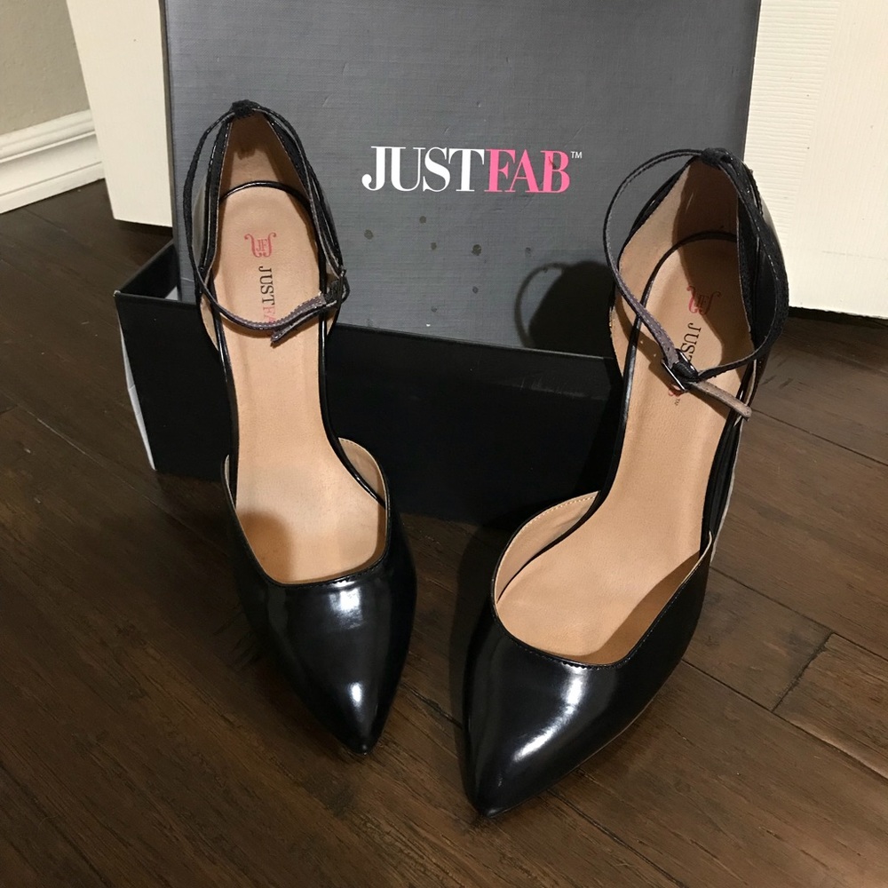 Shiney black stilettos